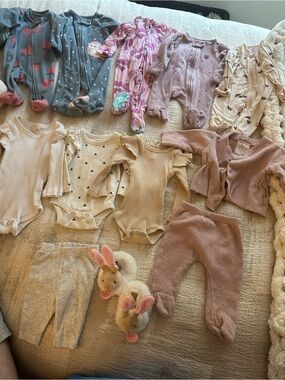 12 Items - Baby Girl Newborn